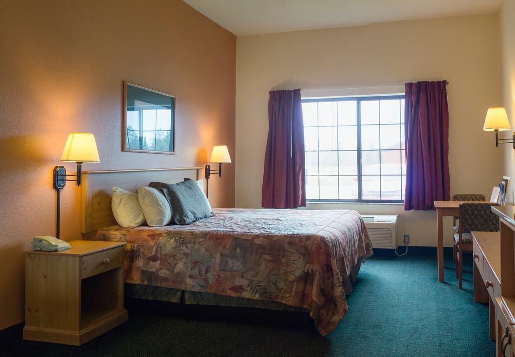 White Oak Inn And Suites Deer River Εξωτερικό φωτογραφία