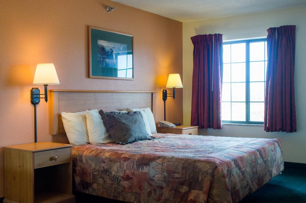 White Oak Inn And Suites Deer River Εξωτερικό φωτογραφία