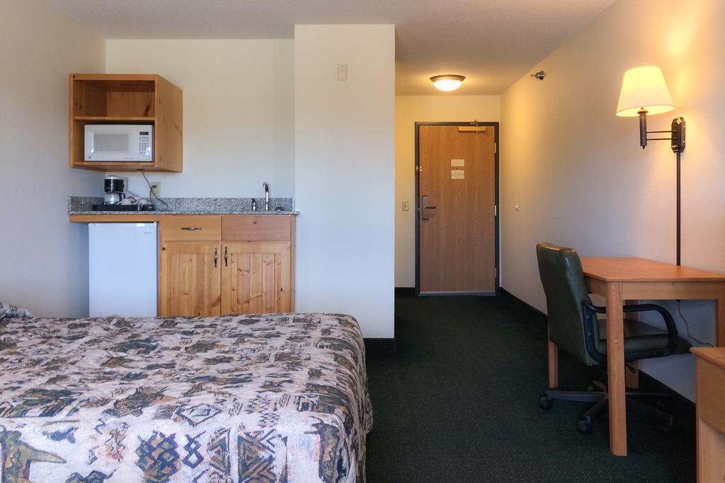 White Oak Inn And Suites Deer River Εξωτερικό φωτογραφία