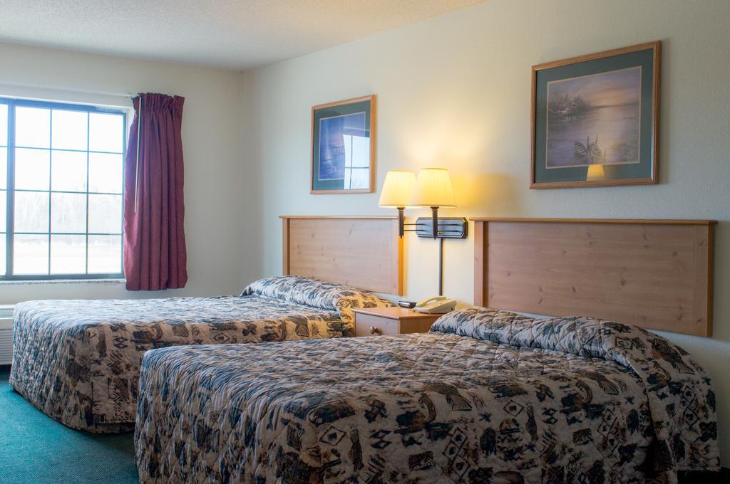 White Oak Inn And Suites Deer River Εξωτερικό φωτογραφία