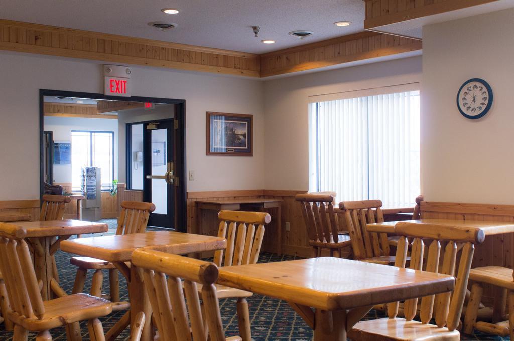 White Oak Inn And Suites Deer River Εξωτερικό φωτογραφία
