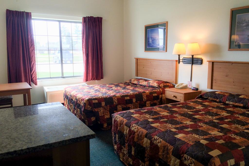 White Oak Inn And Suites Deer River Εξωτερικό φωτογραφία