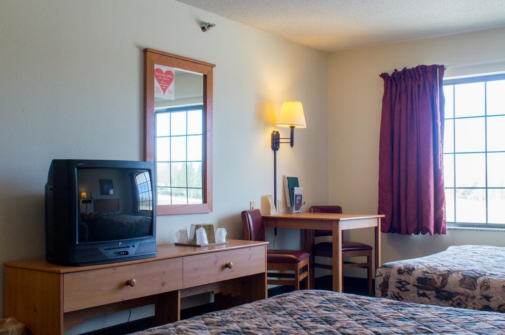 White Oak Inn And Suites Deer River Εξωτερικό φωτογραφία
