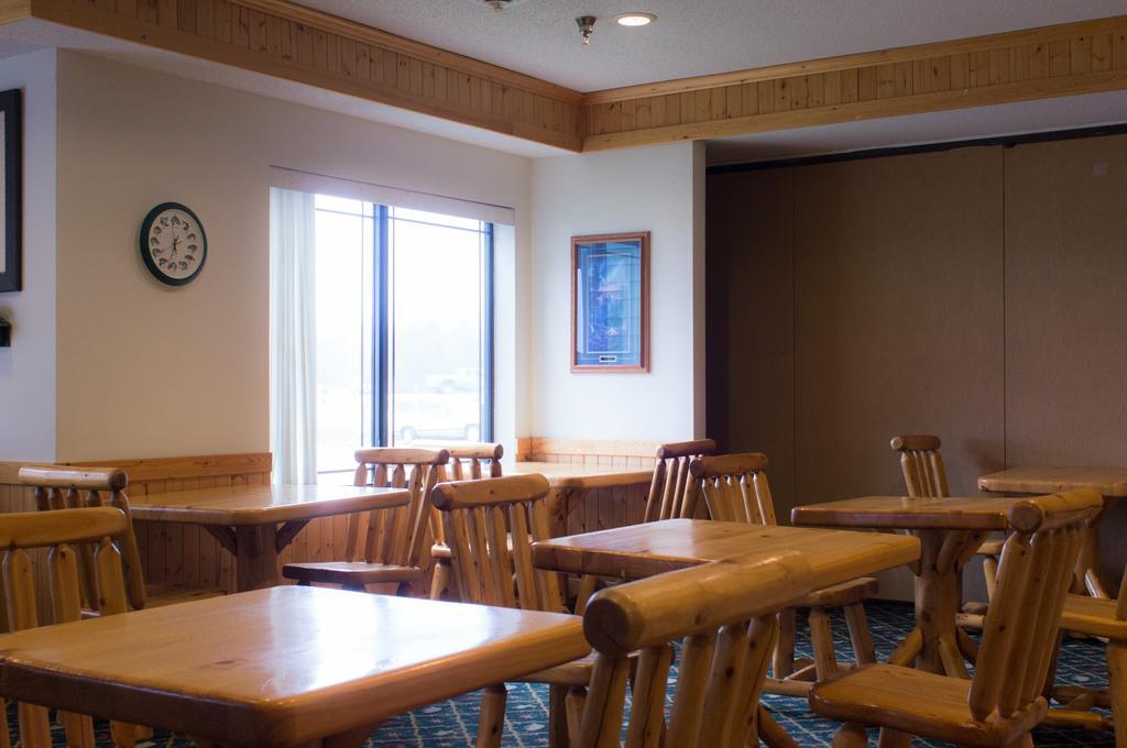 White Oak Inn And Suites Deer River Εξωτερικό φωτογραφία