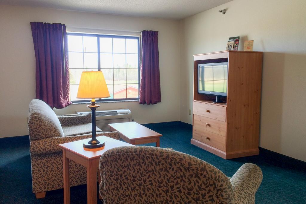 White Oak Inn And Suites Deer River Εξωτερικό φωτογραφία