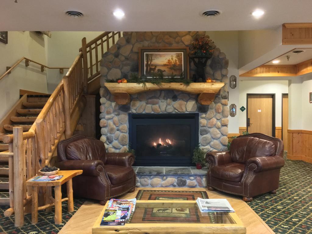 White Oak Inn And Suites Deer River Εξωτερικό φωτογραφία