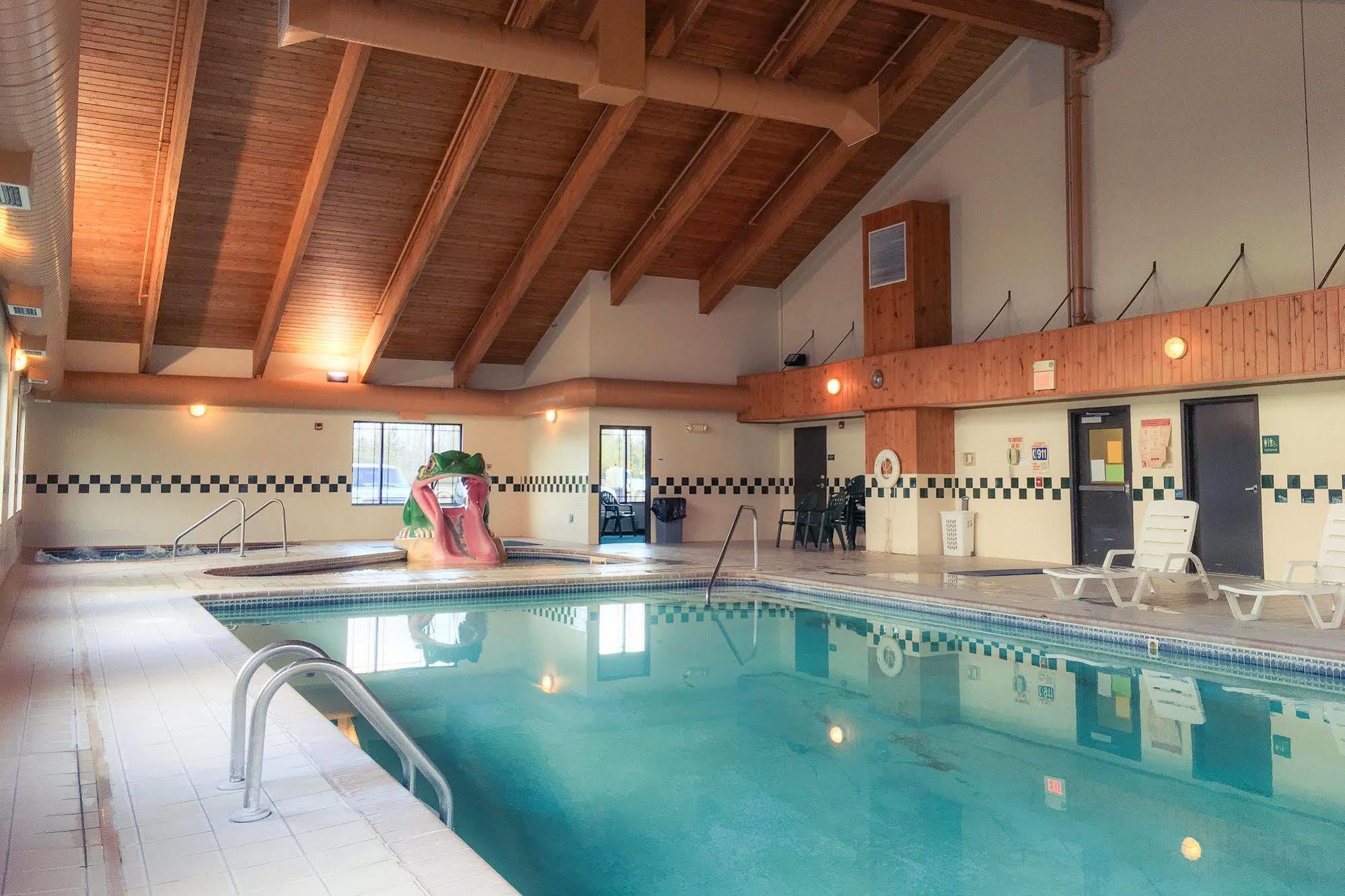White Oak Inn And Suites Deer River Εξωτερικό φωτογραφία