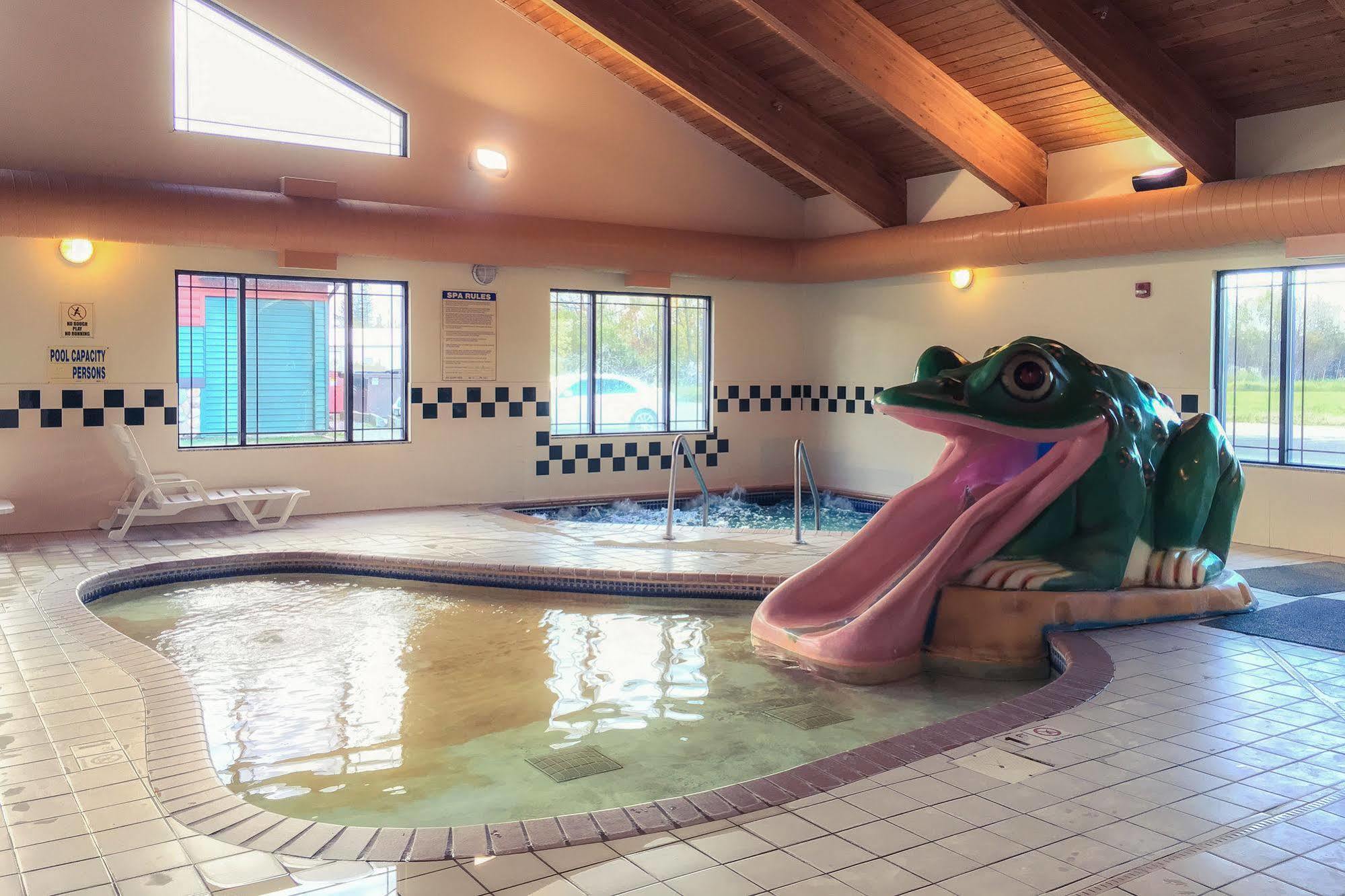 White Oak Inn And Suites Deer River Εξωτερικό φωτογραφία
