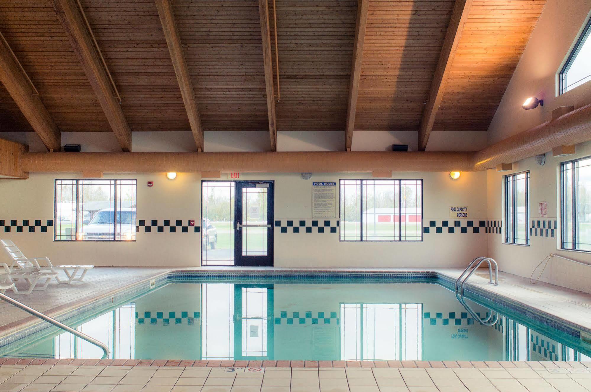 White Oak Inn And Suites Deer River Εξωτερικό φωτογραφία